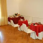 Luiza Vatican House Rom